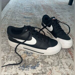 Nike Court Legacy Lift